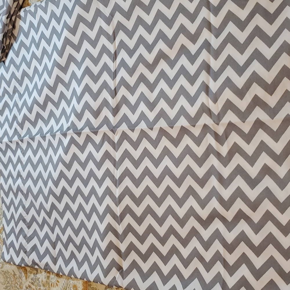 Pair of queen gray and white herringbone pattern pillowcases A1